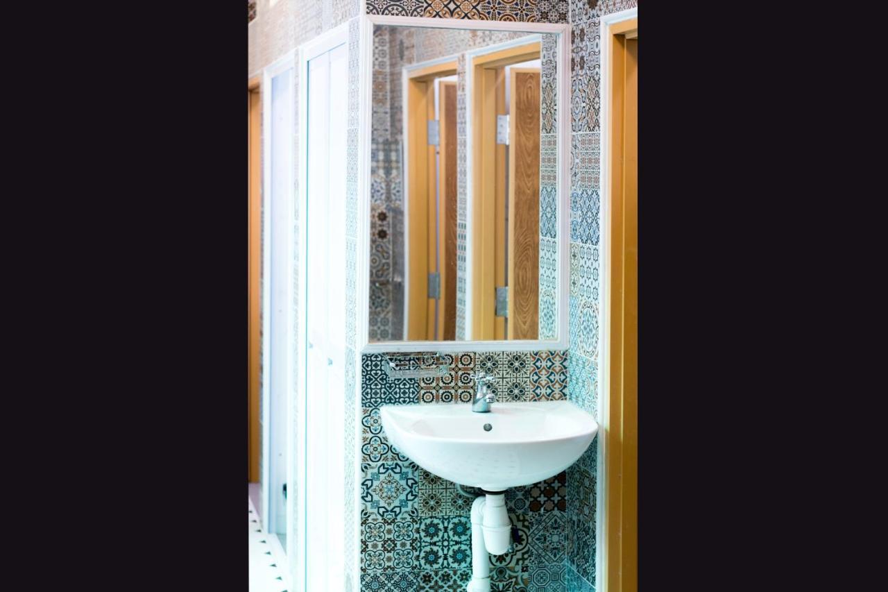 Private Room with Shared Bathroom