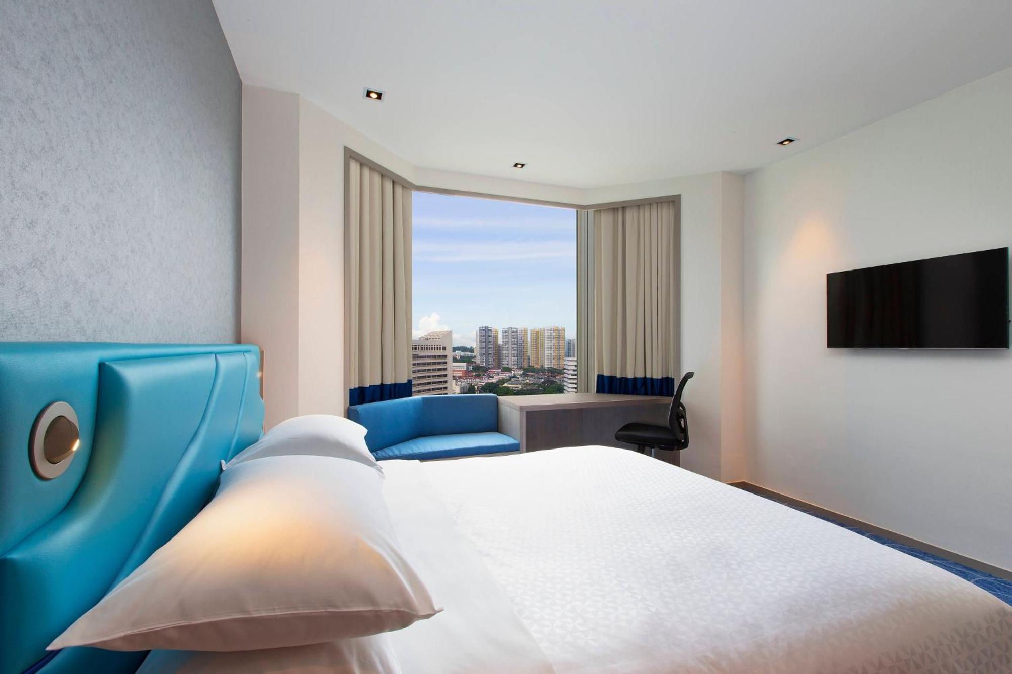 Deluxe Room, 1 King, City View