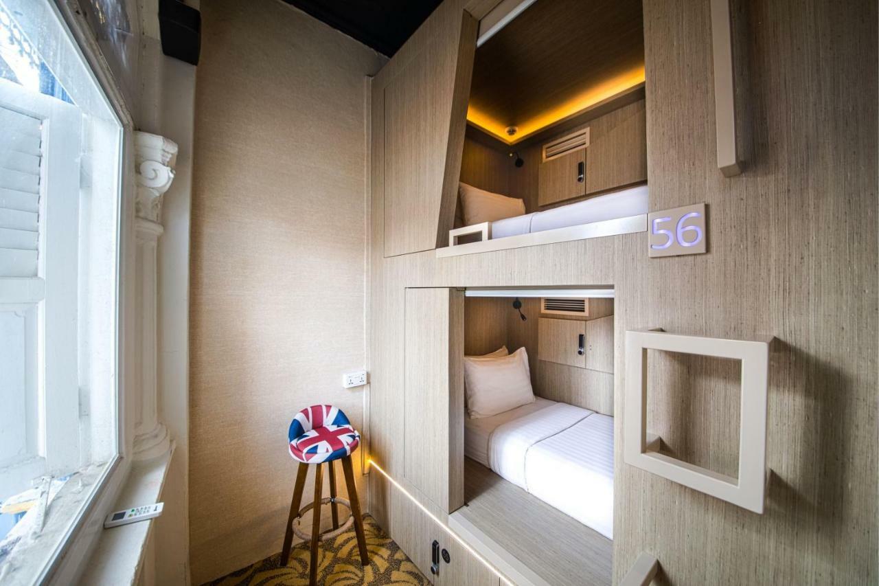 Private Room 2 Single Capsules
