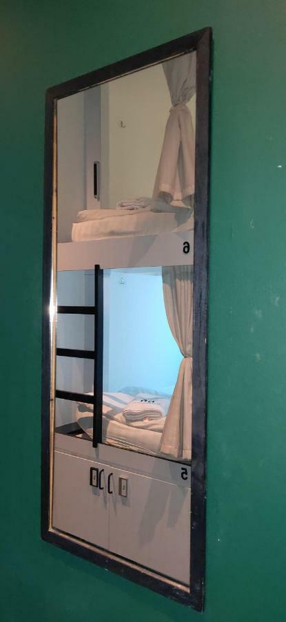 Private Room Four Single Beds