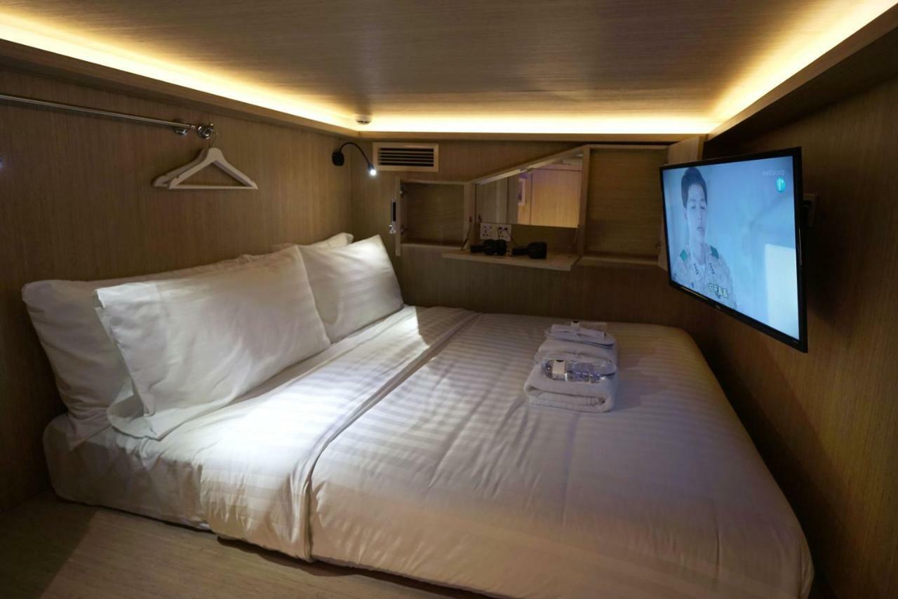 Private Room 2 Queen Capsules