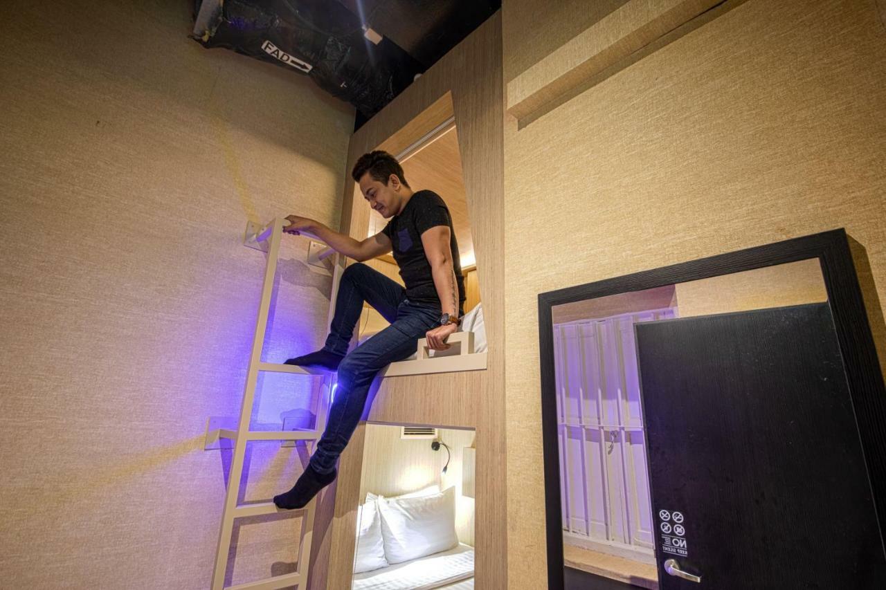 Private Room 2 Queen Capsules