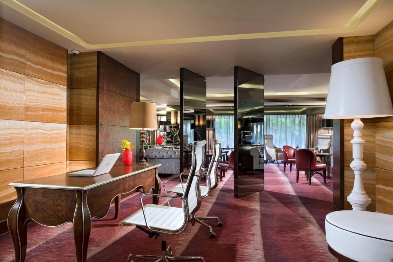 One-Bedroom Presidential Suite High Floor Executive Lounge Access