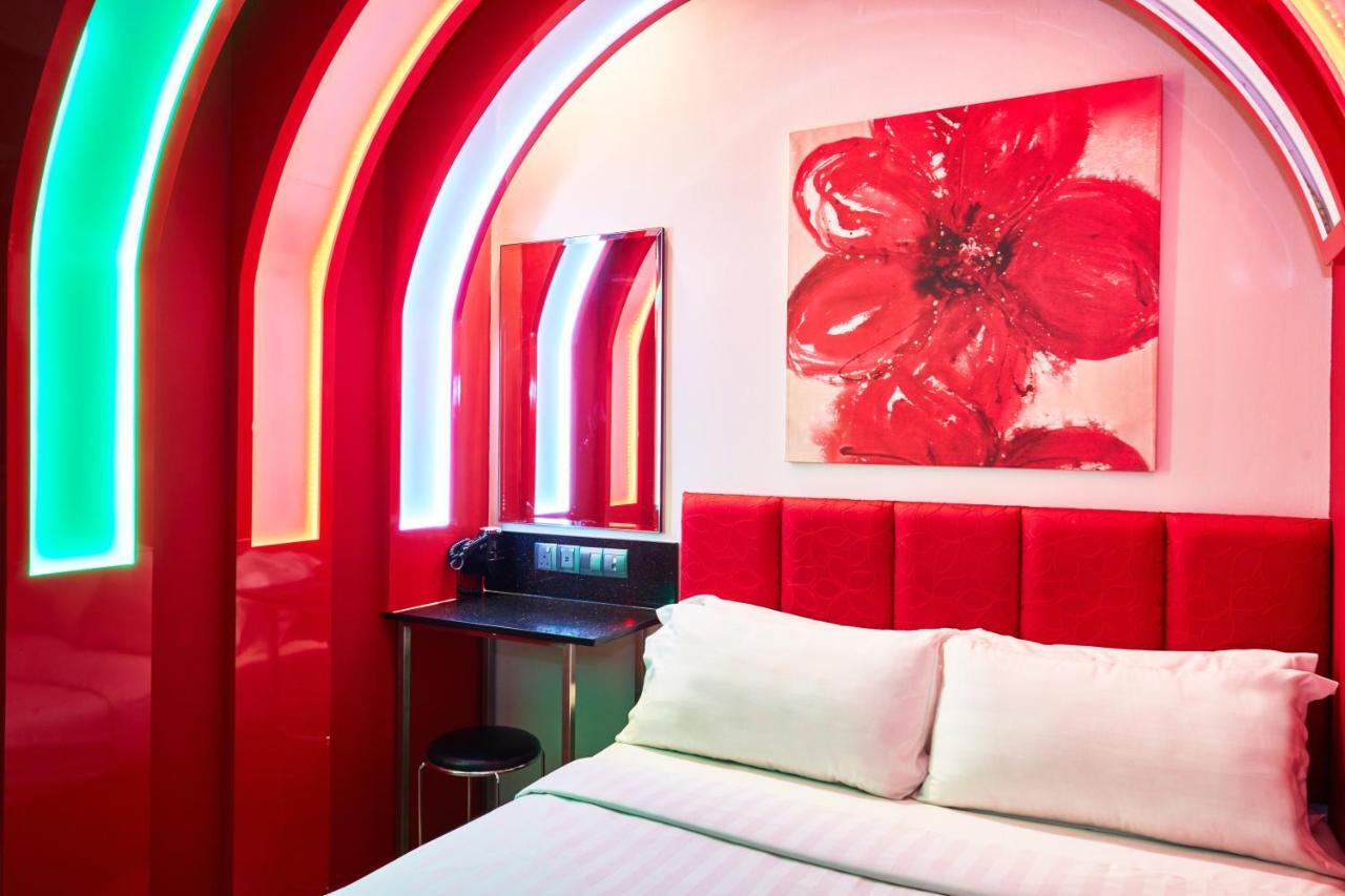 Deluxe Theme Room One Double Bed