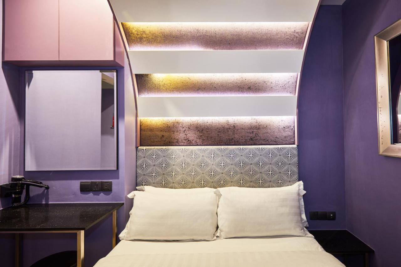 Deluxe Theme Room One Double Bed
