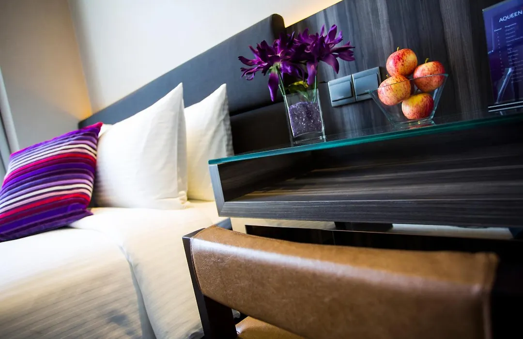 Aqueen Hotel Paya Lebar-1