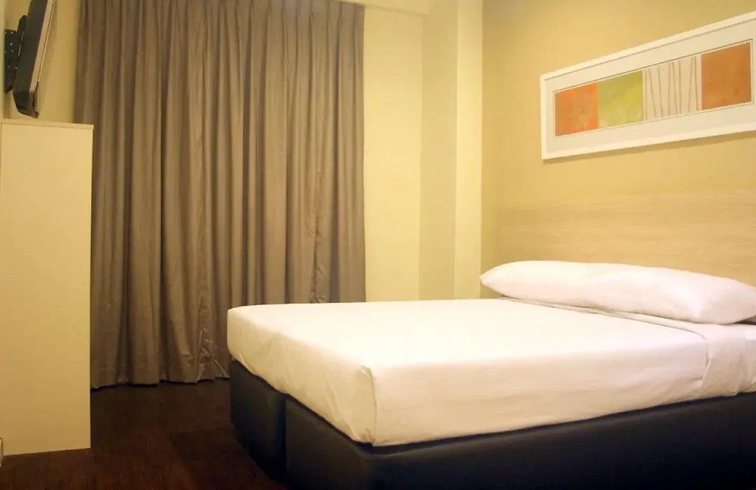 Hotel 81 Lucky-1