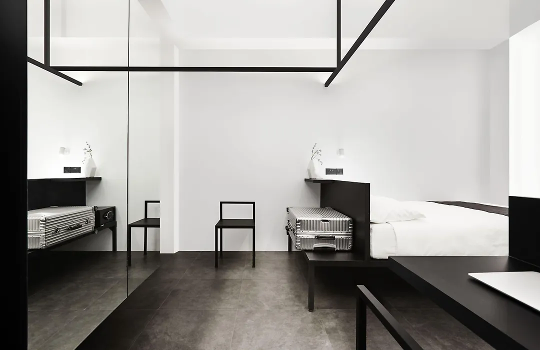 Hotel Mono-1