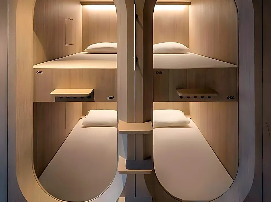 Kinn Capsule - Her Space, Female Only-1