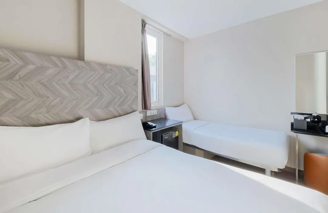 ibis budget Singapore Dahlia-1