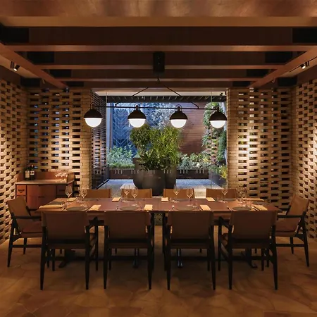 Hilton Singapore Orchard-2