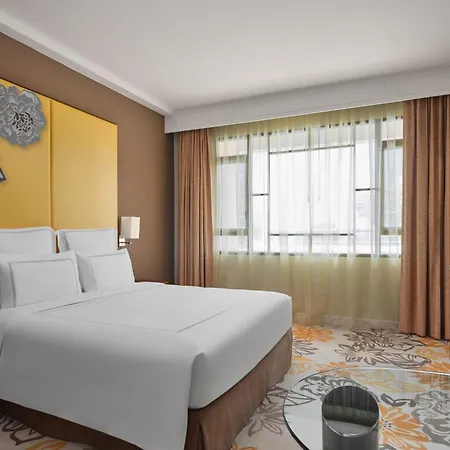 Paradox Singapore-2