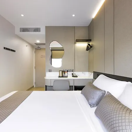 Hotel 81 Palace - Newly Renovated-3