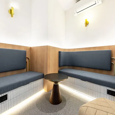 Owen House By Hmlet-2