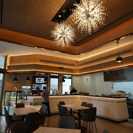 Aqueen Prestige Hotel Jalan Besar-3