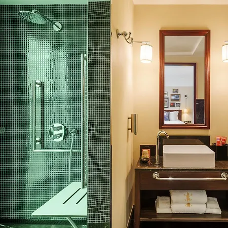The Vagabond Club, A Tribute Portfolio Hotel Singapore-3