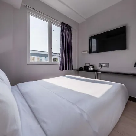 Ibis Budget Singapore Vanda-3