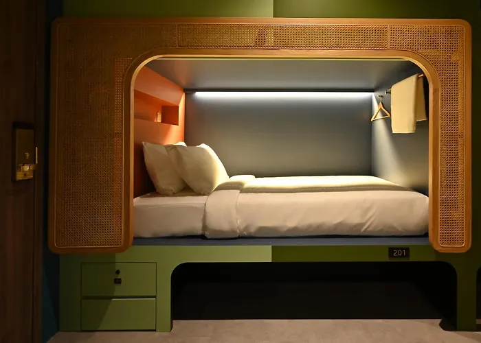 Dream Chaser Boutique Capsule Hotel Singapore