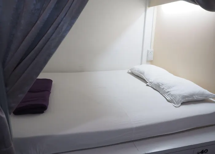 Pillow Talk Hostel Singapore