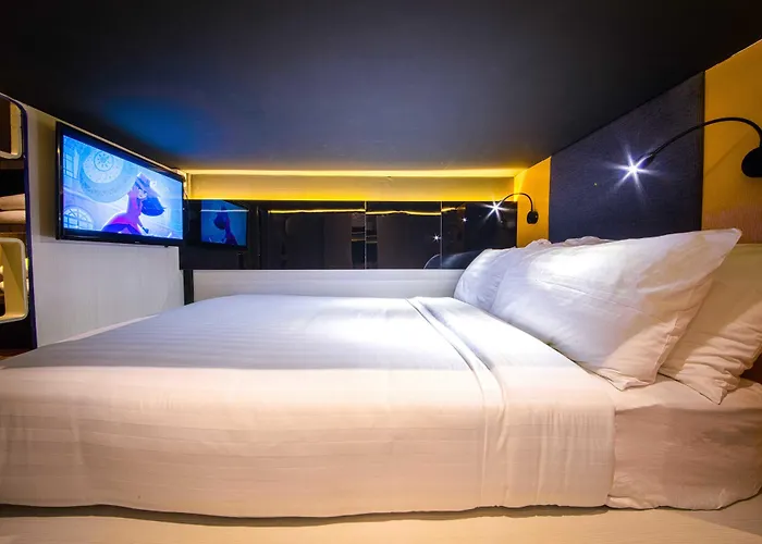 Cube Family Boutique Capsule Hotel At Chinatown Singapore