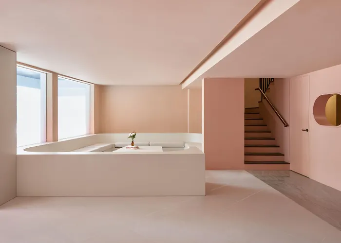 Kinn Capsule - Her Space, Female Only Singapore