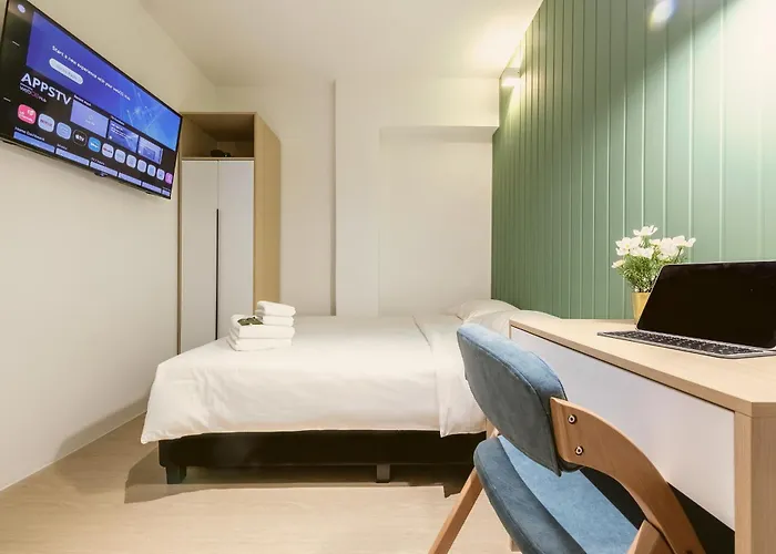 Hmlet Essentials Kallang Singapore