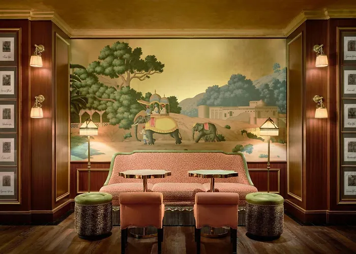 Maxwell Reserve Singapore, Autograph Collection