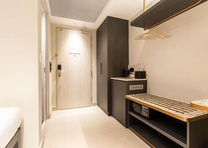 Ibis Budget Singapore Gold