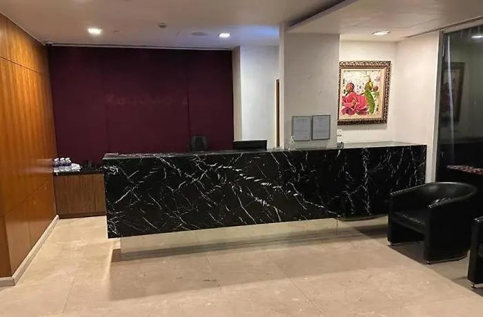 Reddoorz Premium @ Balestier Hotel Singapore