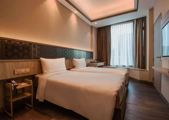 Aqueen Prestige Hotel Jalan Besar Singapore