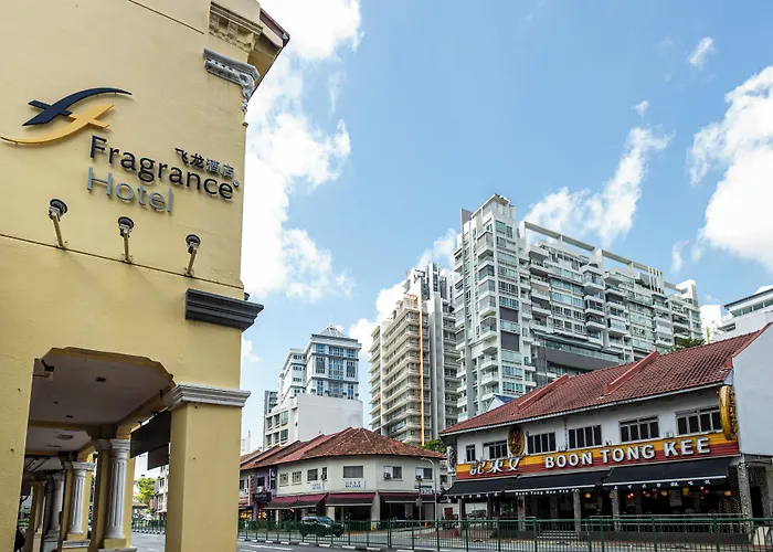 Fragrance Hotel - Classic Singapore